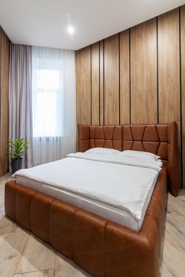 Royal Vip Apartment On Leontovicha 5 Lviv Bagian luar foto